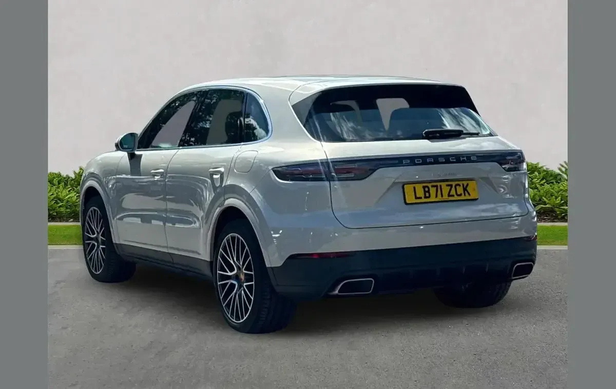 Used Porsche Cayenne 462 HP (339 kW) 2021 Beige SUV
