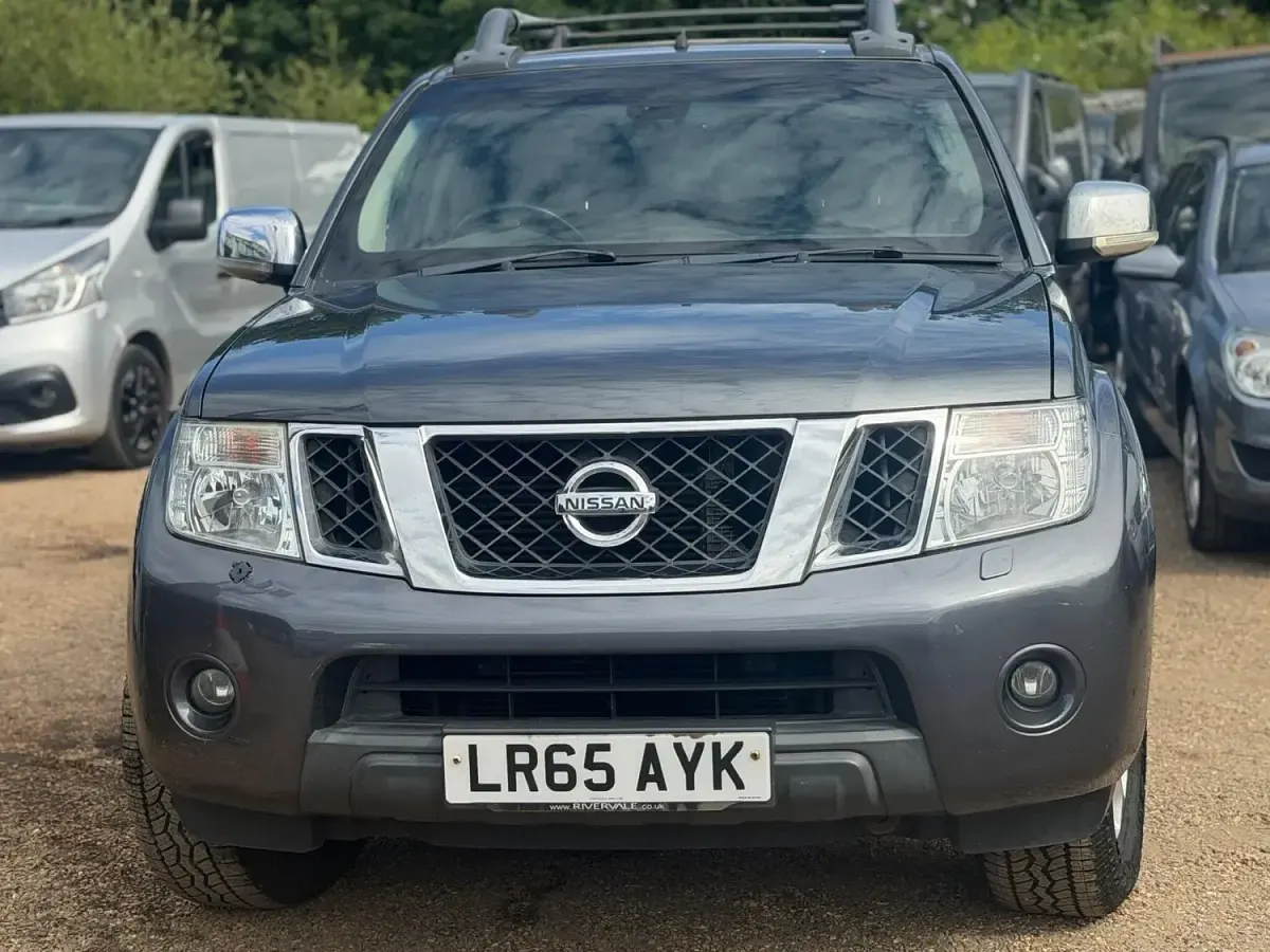 Used Nissan Navara Tekna 2015 Grey Pickup