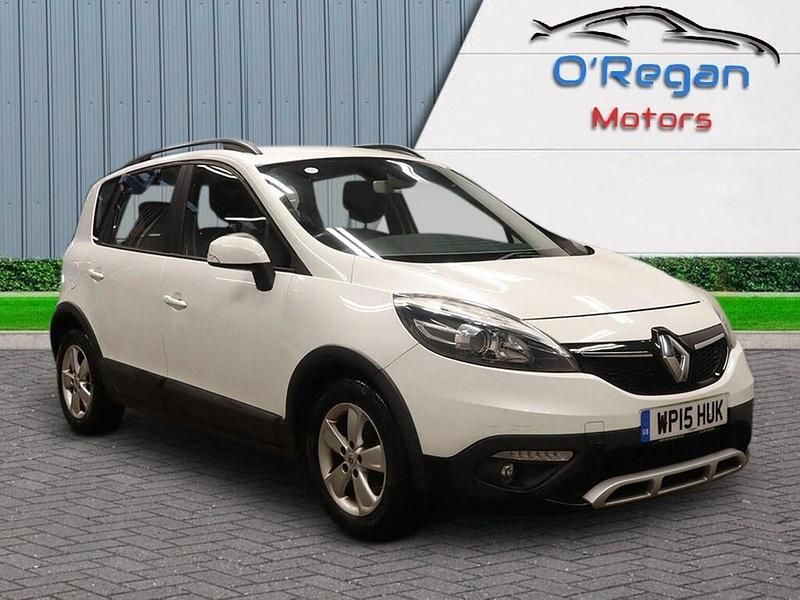 White Used 2015 Renault Scénic III Dynamique MPV | £3,795 (Fair price) - Image 1/4