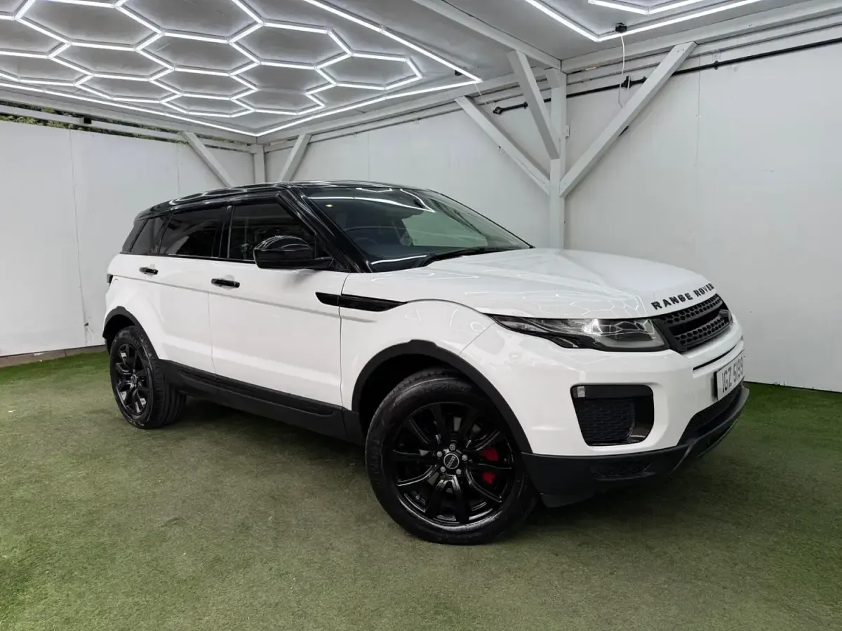 Used Land Rover Range Rover evoque SE 2018 White Estate