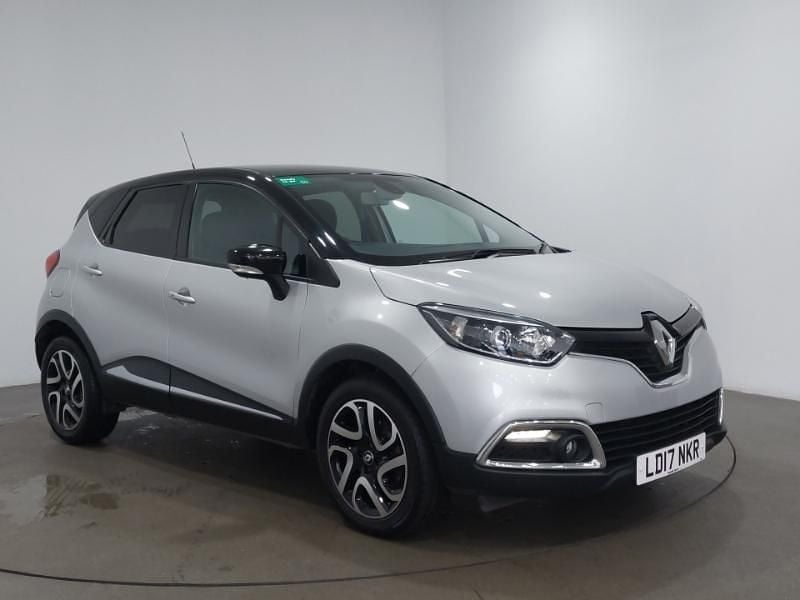 Silver Used 2017 Renault Captur Dynamique SUV | £9,798 (Fair price) - Image 1/4