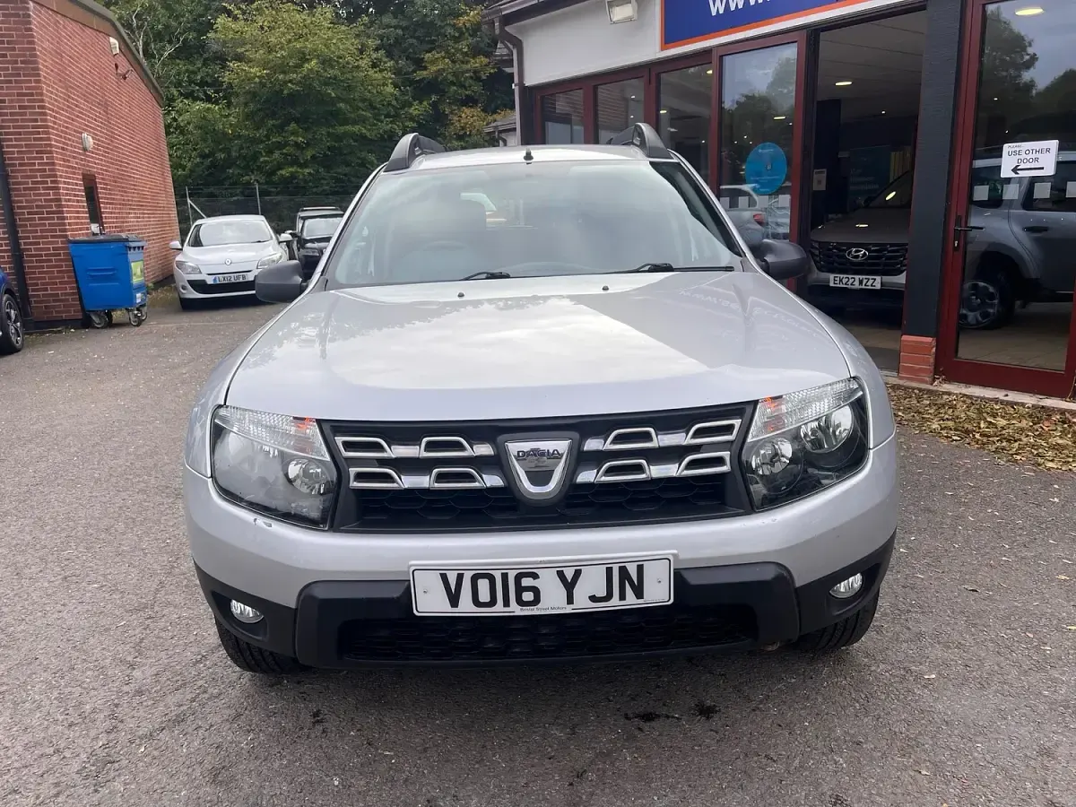 Used Dacia Duster Ambiance 110 HP (80 kW) 2016 Silver SUV
