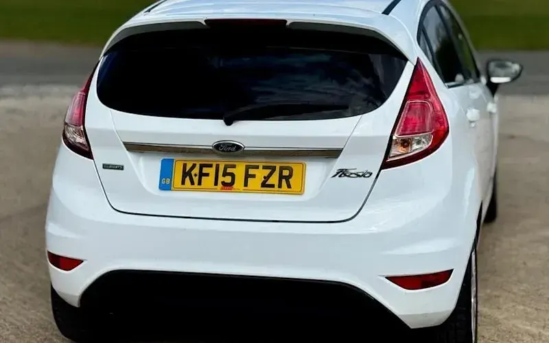 Used Ford Fiesta Titanium 101 HP (74 kW) 2015 White Hatchback