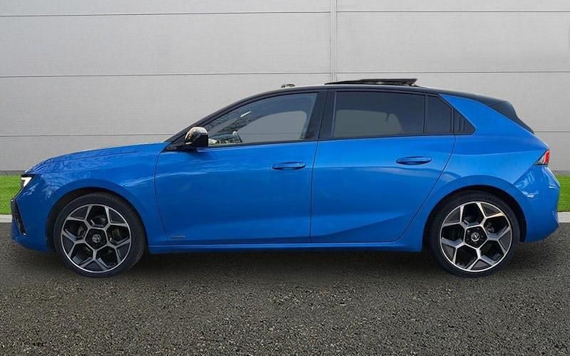 Used Vauxhall Astra Ultimate 131 HP (96 kW) 2025 Hatchback
