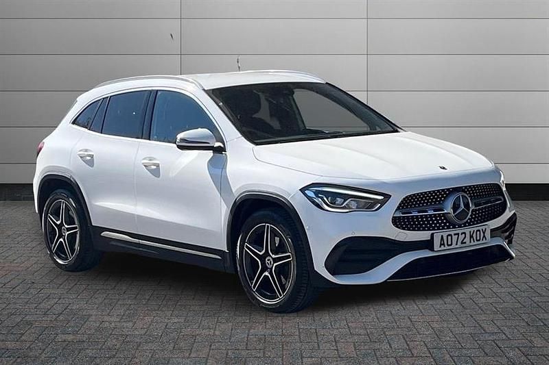 Used Mercedes GLA220 Executive 190 HP (139 kW) 2022 Polar white SUV