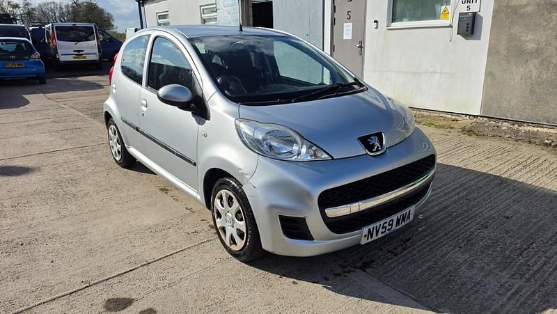Used Peugeot 107 68 HP (50 kW) 2010 Silver Hatchback