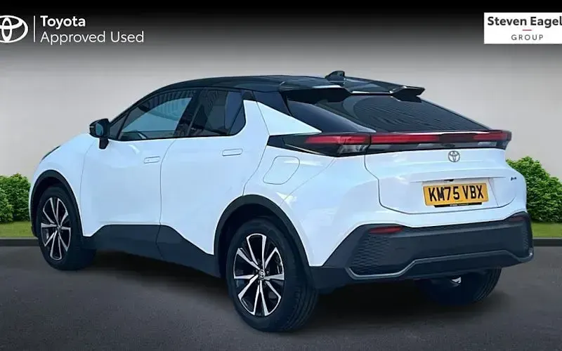 Used Toyota C-HR Design 140 HP (102 kW) 2025 White SUV