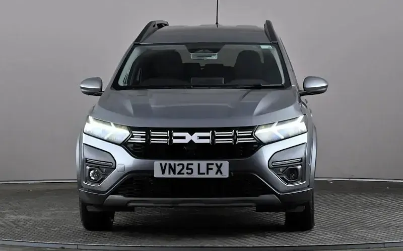 Begagnad Dacia Jogger Expression 110 HK (80 kW) 2025 Grå Minibuss