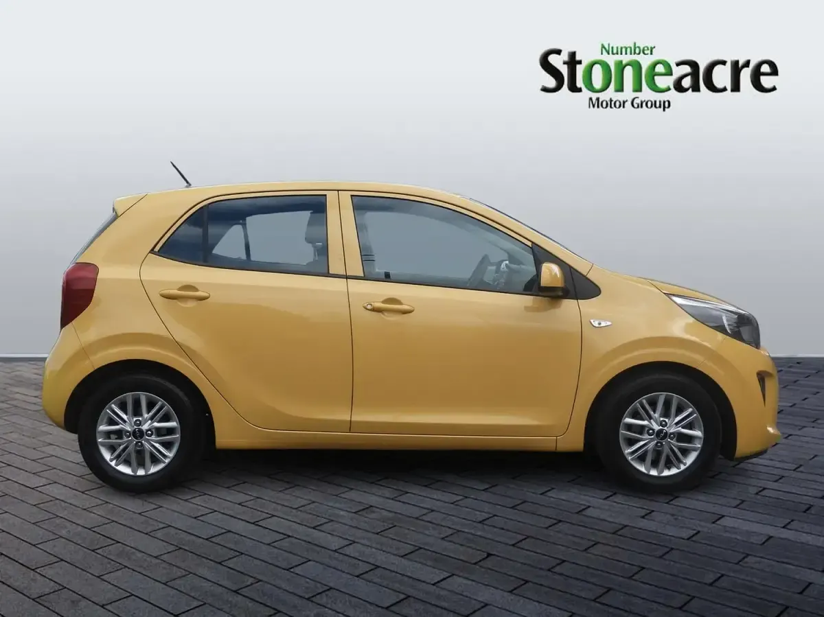 Used Kia Picanto 67 HP (49 kW) 2023 Yellow Hatchback
