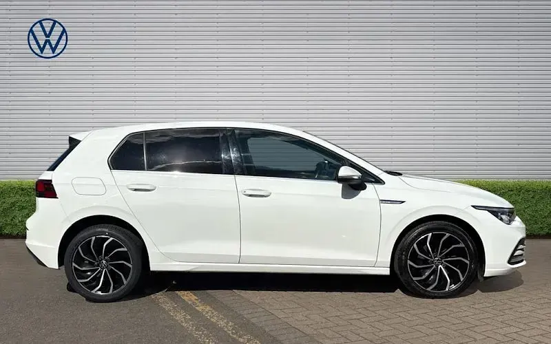 Used VW Golf VIII Edition 131 HP (96 kW) 2023 White Hatchback