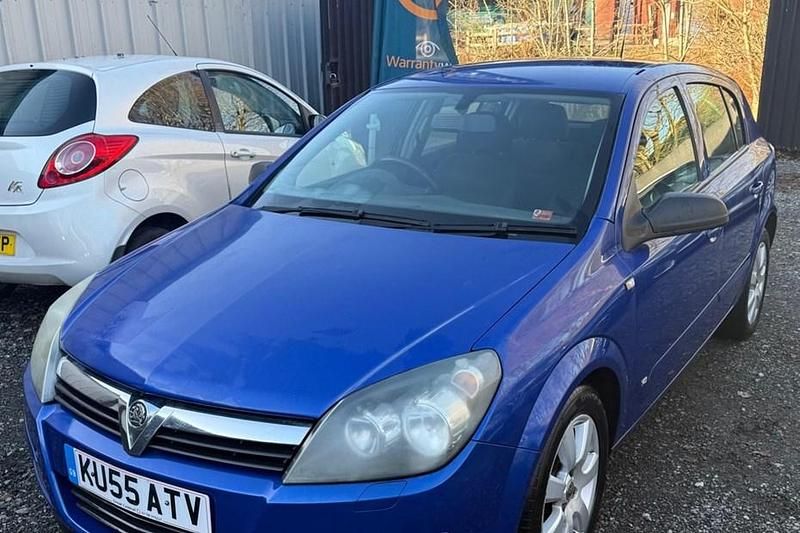 Blue Used 2005 Vauxhall Astra Hatchback | £1,250 (Good price) - Image 1/1