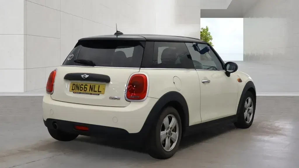 Used Mini Cooper Hatch 2016 White Hatchback