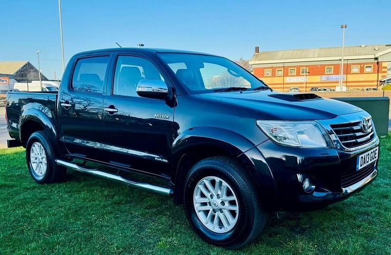Used Toyota HiLux 2013 Black Pickup