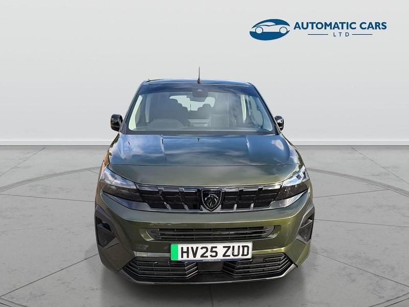 Second-hand Peugeot e-Rifter Allure 100 kW (136 CP) 2025 Verde Monovolum