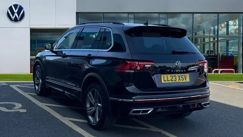 Used VW Tiguan R-line Edition 150 HP (110 kW) 2023 Deep black SUV