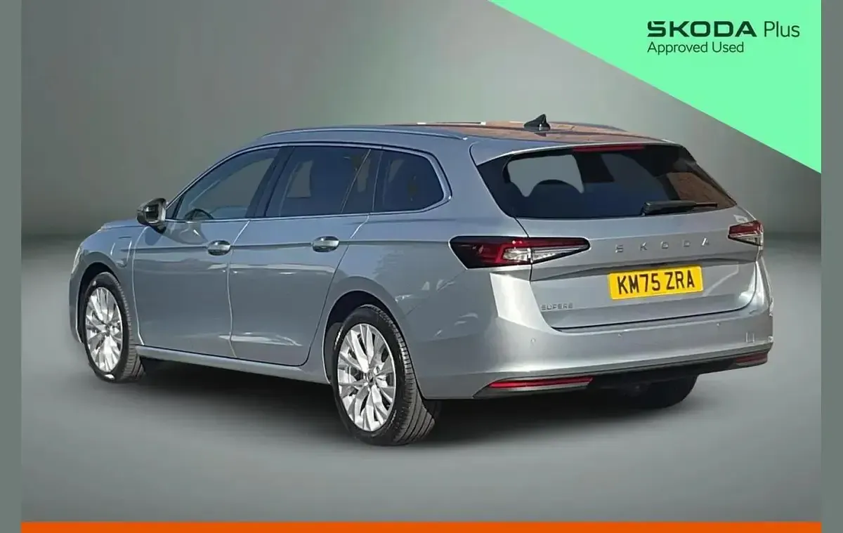 New Skoda Superb SE L 200 HP (147 kW) 2026 Silver Estate