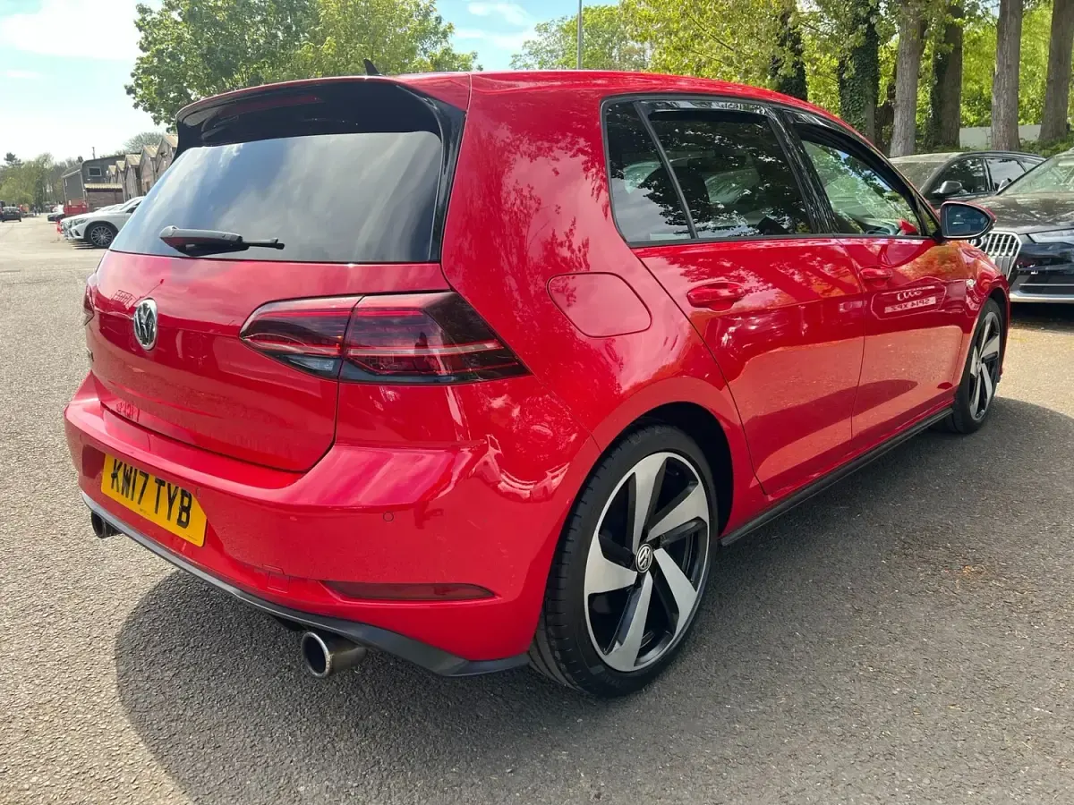 Used VW Golf VII GTI 230 HP (169 kW) 2017 Red Hatchback