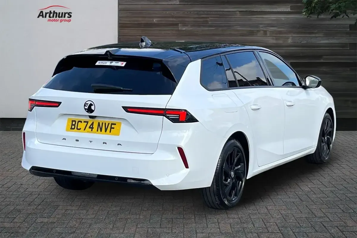Begagnad Vauxhall Astra S 130 HK (95 kW) 2025 Vit Kombi