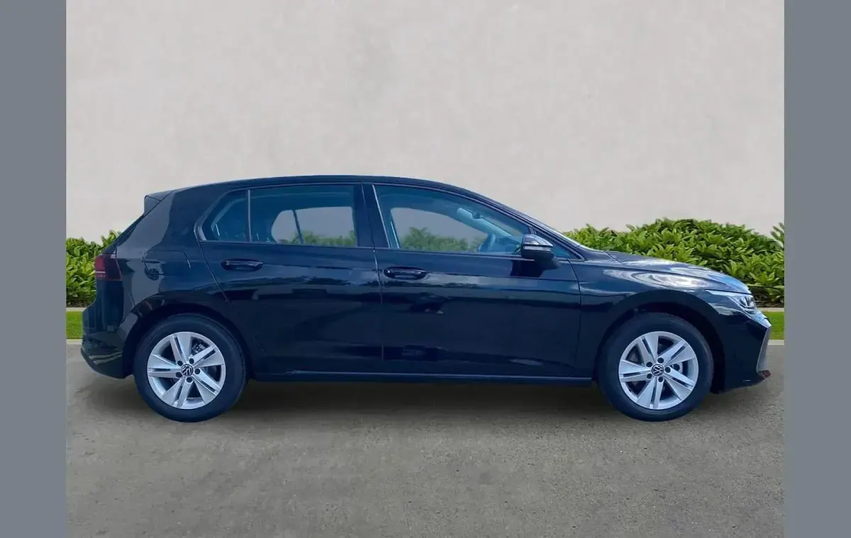 New VW Golf VIII Life 113 HP (83 kW) 2025 Other Hatchback