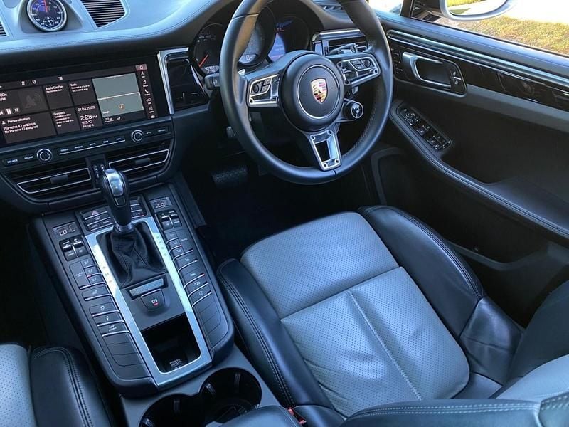 Used Porsche Macan 354 HP (260 kW) 2019 Silver SUV