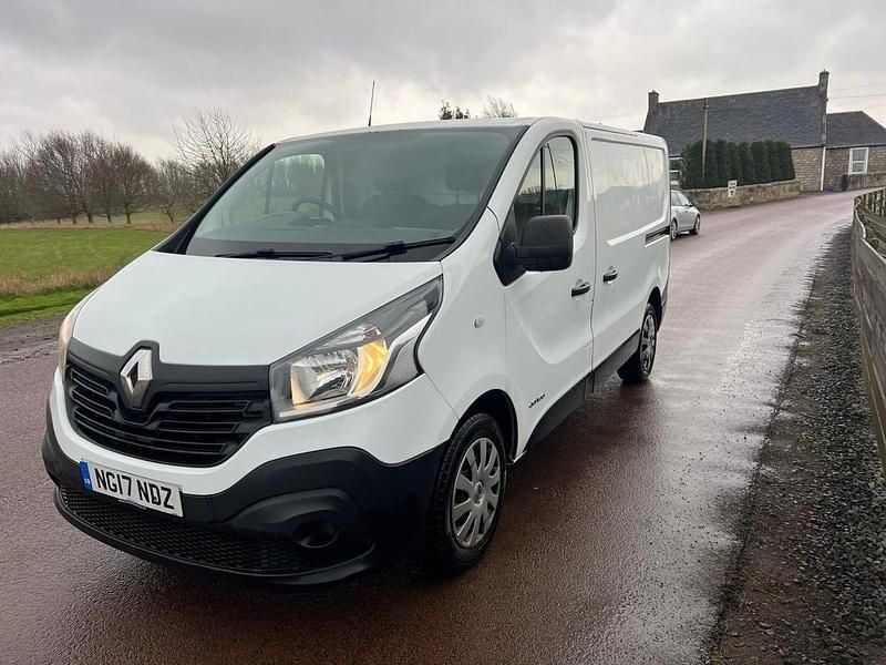 Begagnad Renault Trafic Business 2017 Vit Minibuss