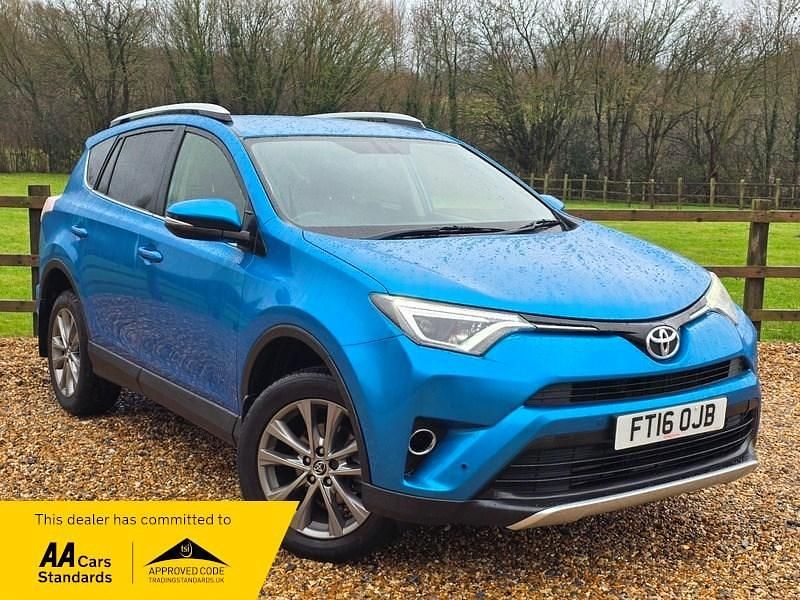 Used Toyota RAV4 143 HP (105 kW) 2016 Blue Estate