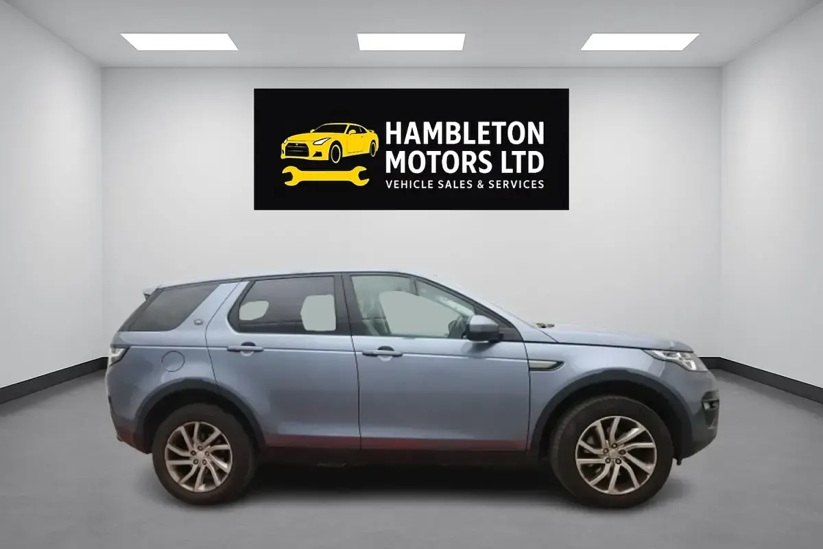 Used Land Rover Discovery 5 SE 180 HP (132 kW) 2017 Blue SUV