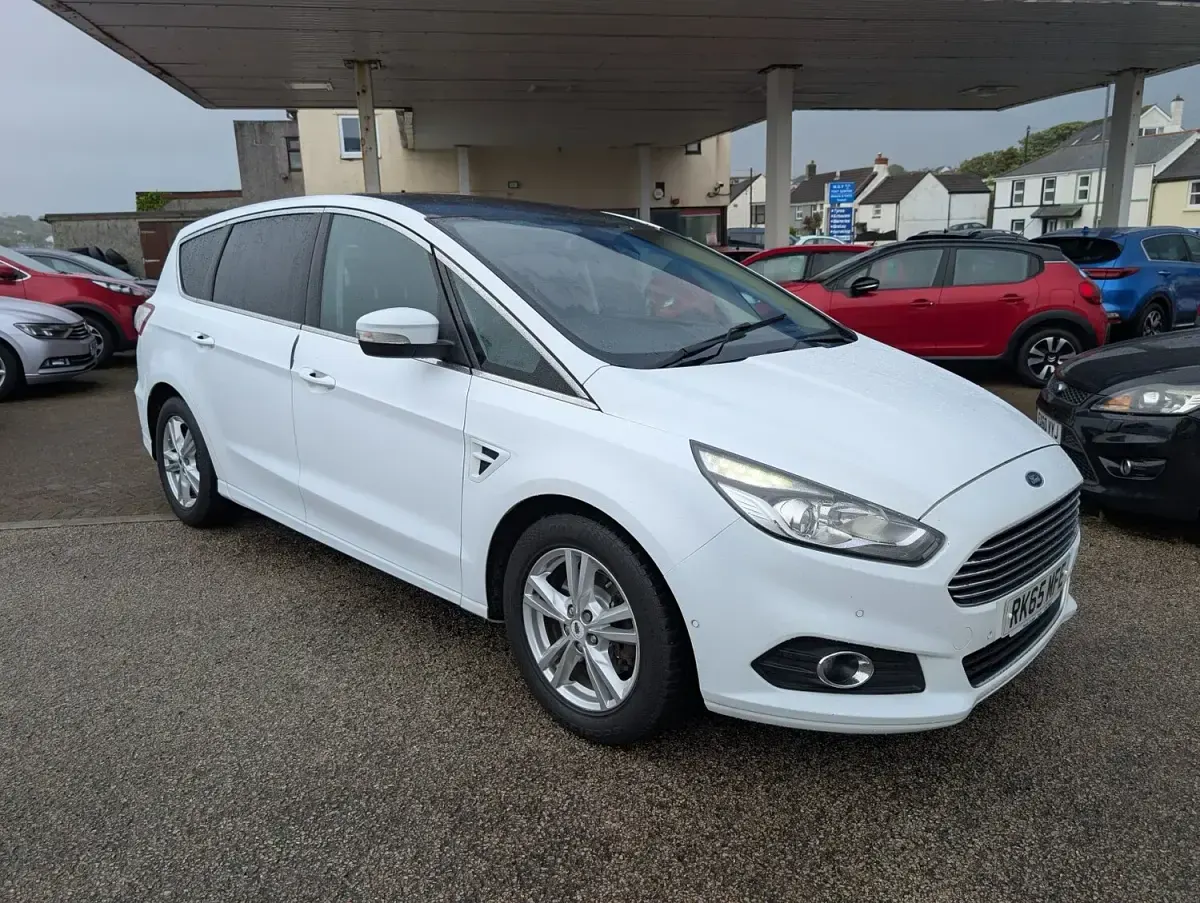 Used Ford S-MAX Titanium 2015 White MPV