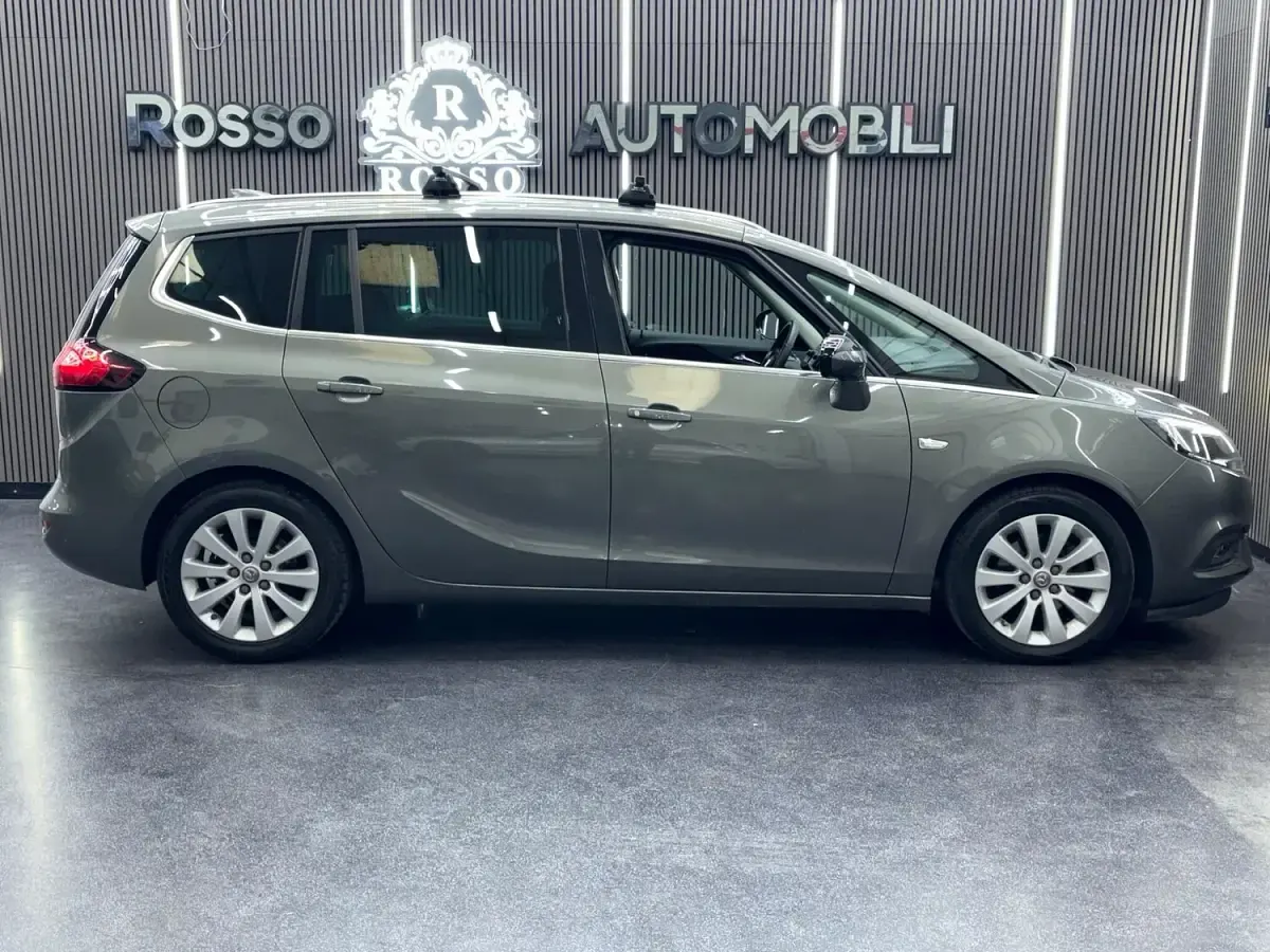 Used Vauxhall Zafira 140 HP (102 kW) 2017 Grey MPV