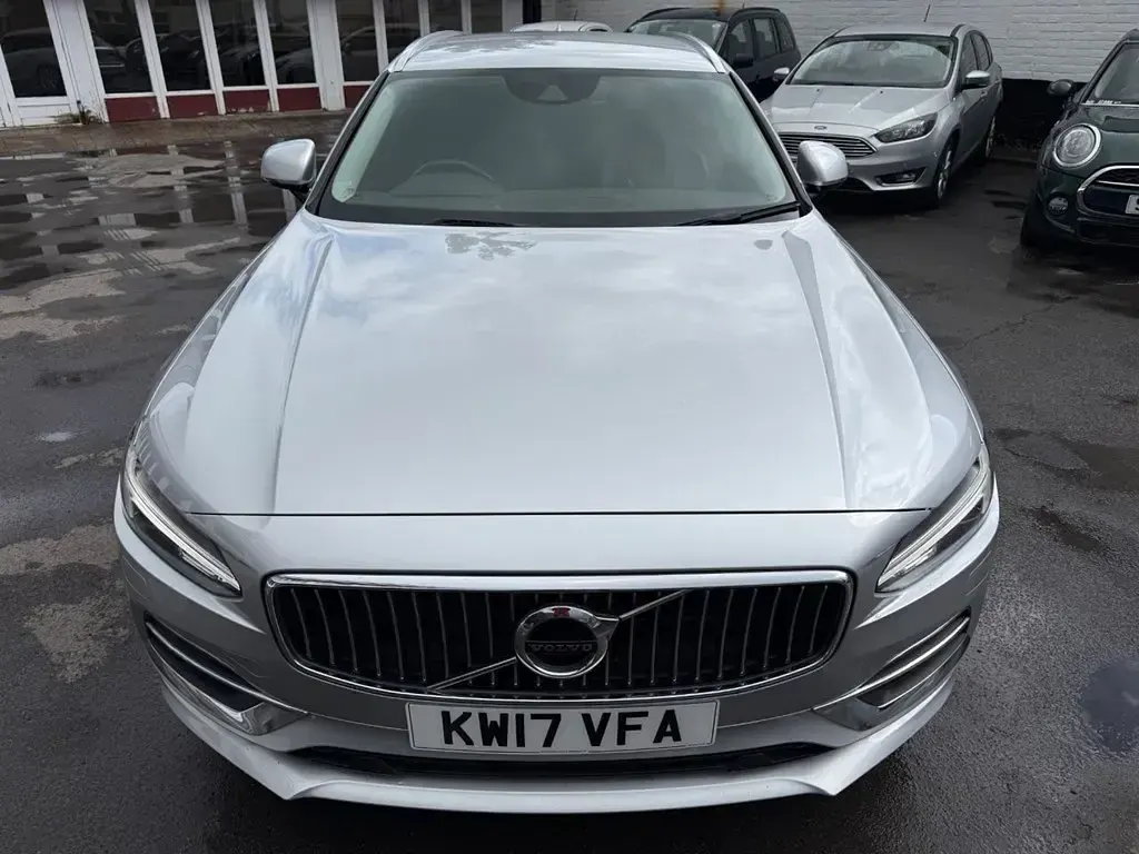 Used Volvo V90 Inscription 235 HP (172 kW) 2017 Silver Estate