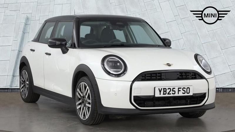 Used Mini Cooper Hatch 113 kW (154 HP) 2025 White Hatchback