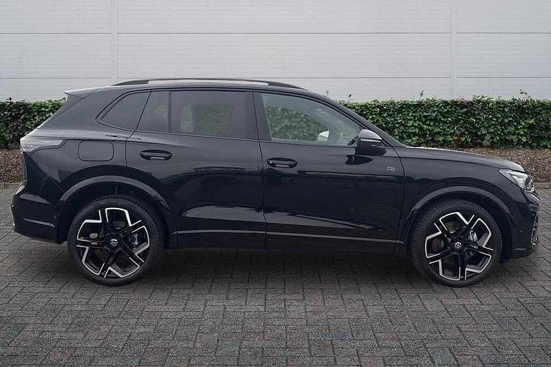 New VW Tiguan R-line 150 HP (110 kW) 2026 Grenadilla black SUV