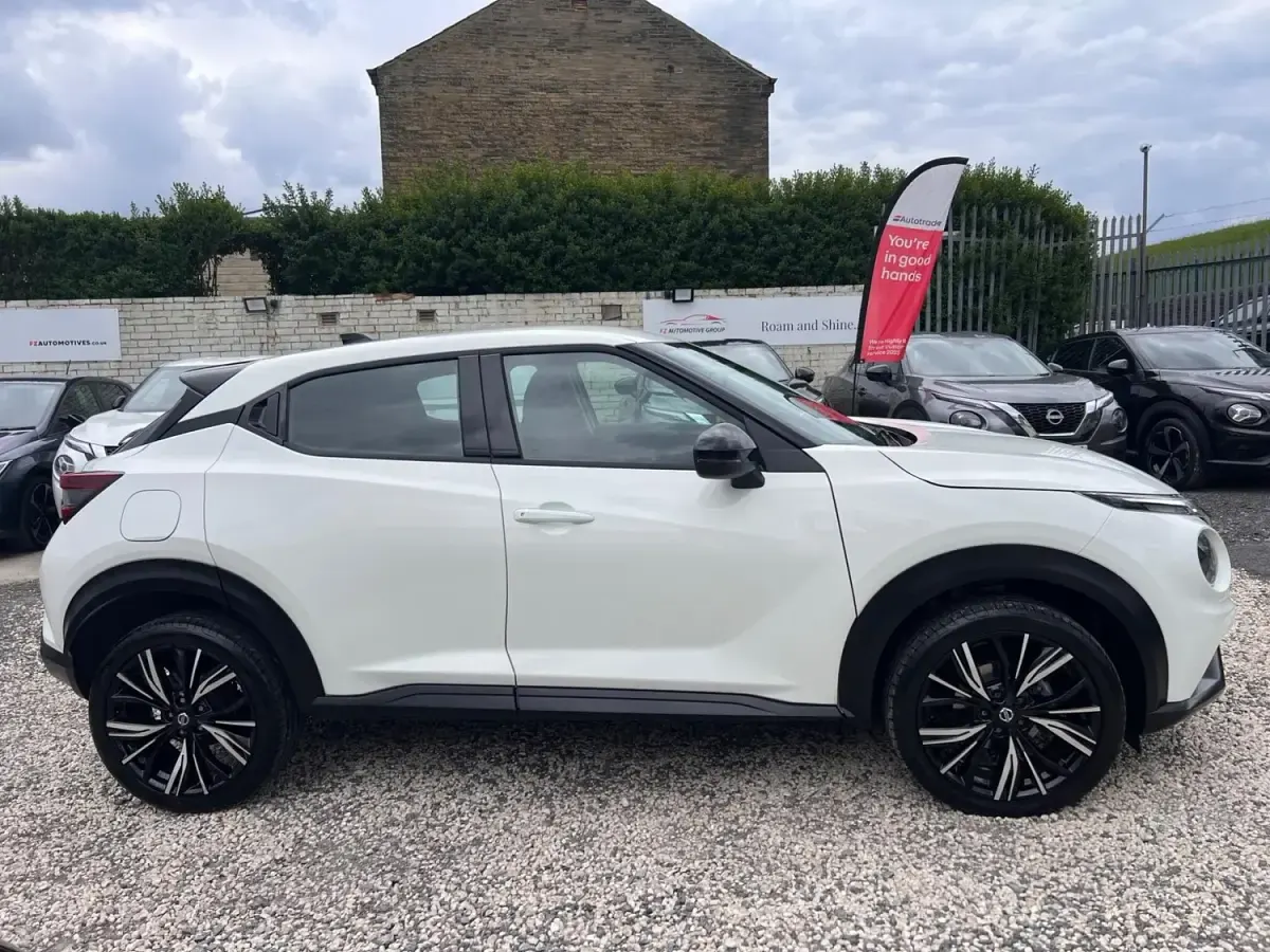 Usado Nissan Juke Acenta Premium 114 HP (83 kW) 2025 Branco SUV