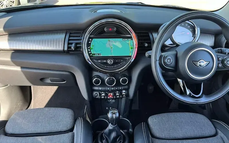Used Mini Cooper Hatch 136 HP (100 kW) 2018 Blue Hatchback