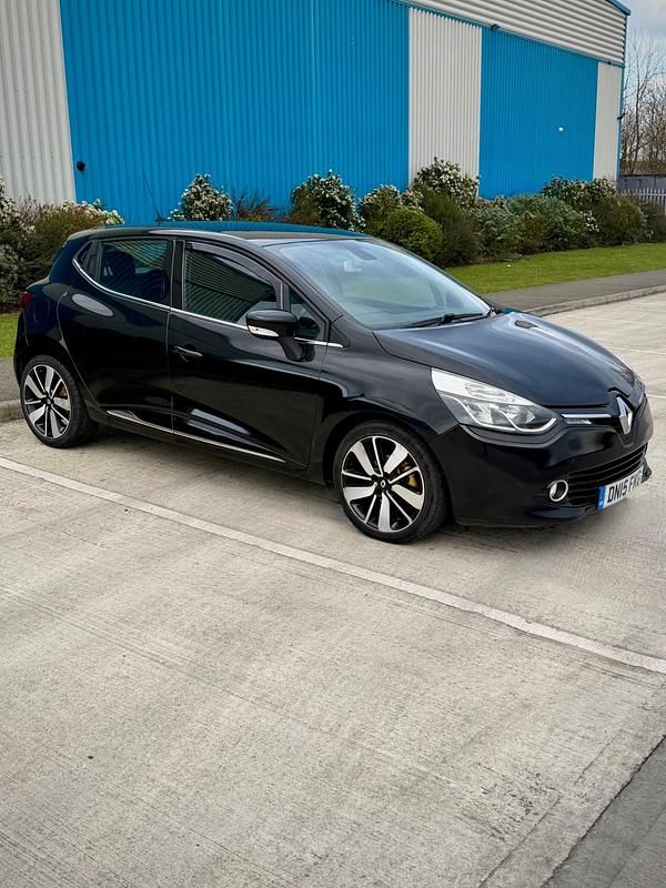Used Renault Clio IV Dynamique 2015 Black Hatchback