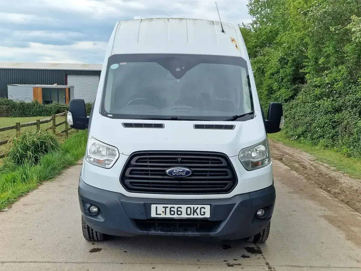 Usado Ford Transit 125 HP (91 kW) 2016 Branco Van