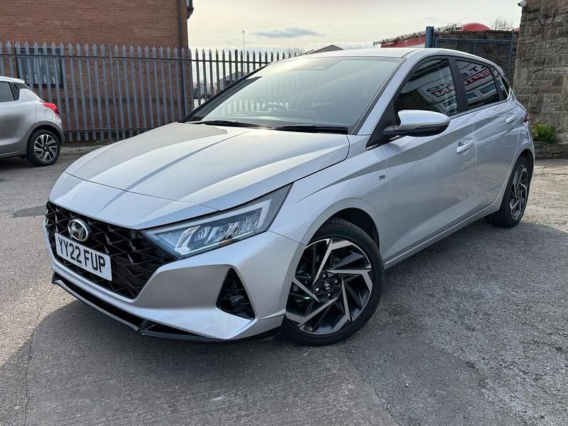 Used Hyundai i20 Premium 100 HP (73 kW) 2022 Silver Hatchback