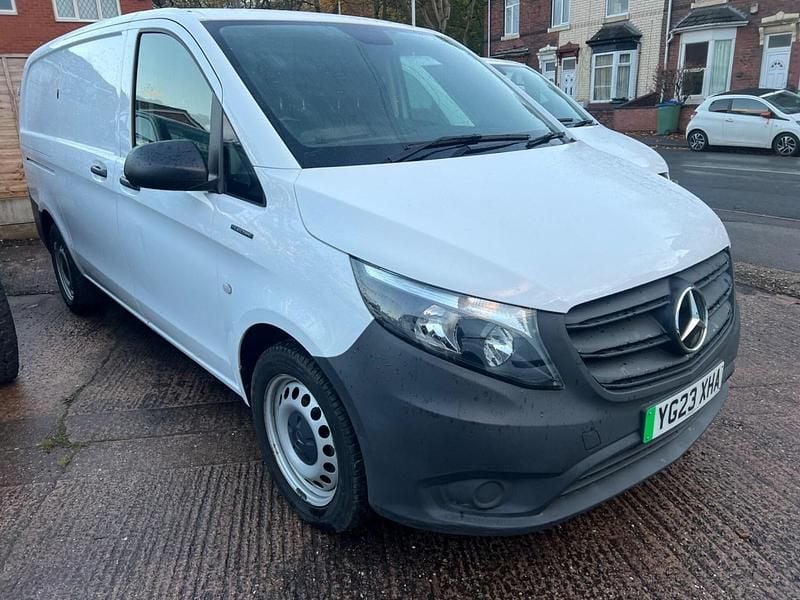 Used Mercedes e-Vito Progressive 85 kW (116 HP) 2023 White MPV