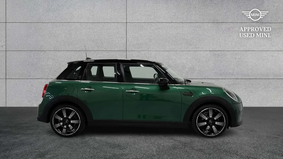 Used Mini Cooper Exclusive 134 HP (98 kW) 2022 Green Hatchback