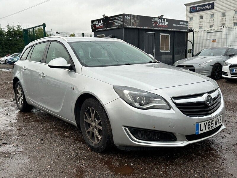Silver Used 2015 Vauxhall Insignia Design Edition Estate | £2,995 (Good price) - Image 1/4