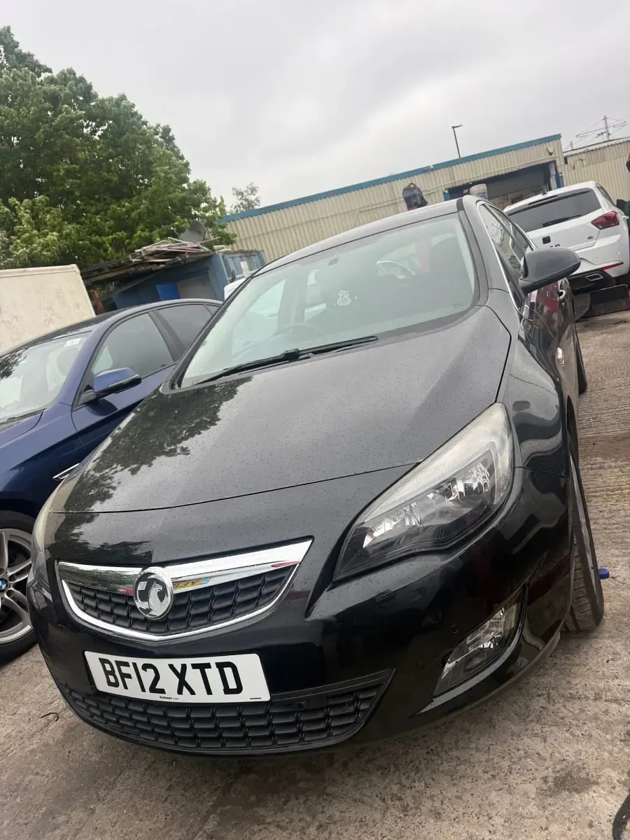 Second-hand Vauxhall Astra SRi 2012 Negru Hatchback
