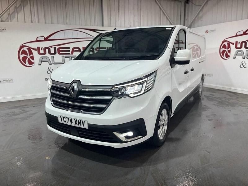 Usado Renault Trafic 150 HP (110 kW) 2024 Branco Monovolume