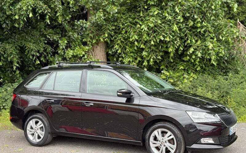 Used 2022 Skoda Fabia SE Estate | £10,999 (Super price) - Image 1/4