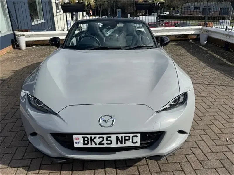 Usado Mazda MX5 Homura-Line 184 HP (135 kW) 2025 Cinzento Cabrios