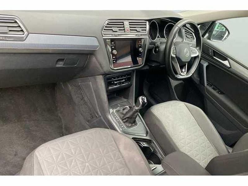 Used VW Tiguan Life 150 HP (110 kW) 2021 Black SUV