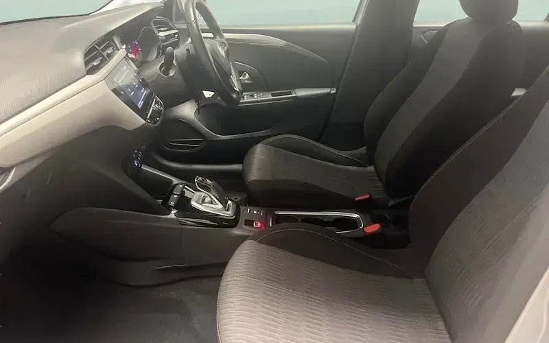 Używany Vauxhall Corsa Edition 101 KM (74 kW) 2022 Szary Hatchback