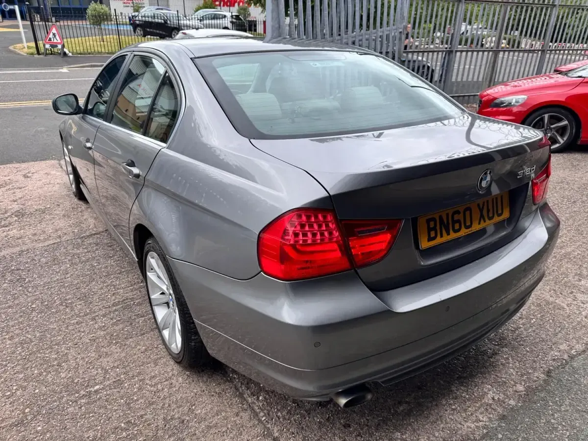 Used BMW 318 Impressive 2010 Grey Sedan