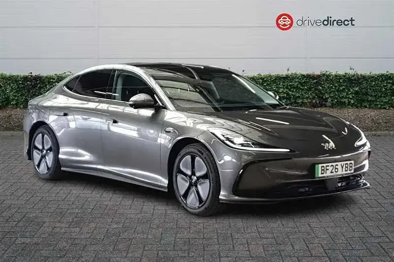 Usado MG IM5 216 kW (295 HP) 2026 Prateado Citadino