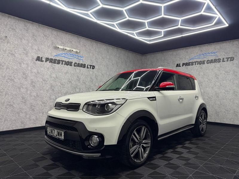 White Used 2017 Kia Soul SUV | £8,999 (Fair price) - Image 1/4