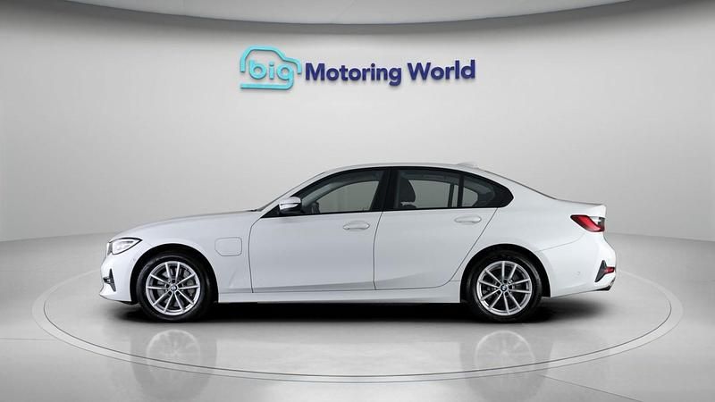 Used BMW 330e 292 HP (214 kW) 2021 White Sedan